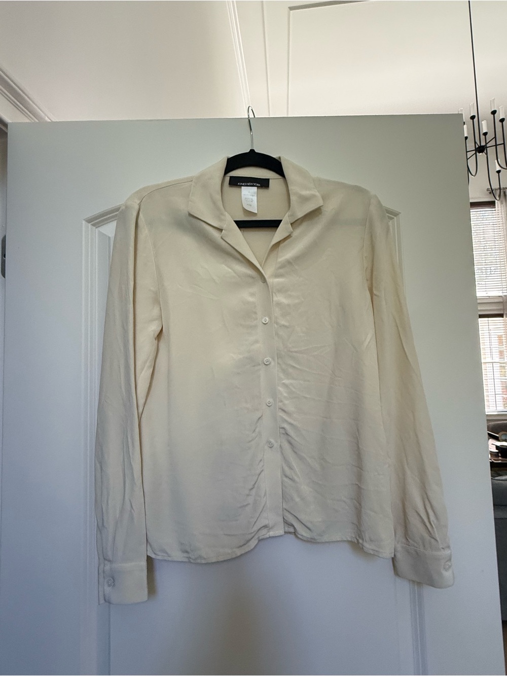 Vintage Jones New York 100% Silk Notched Collar Blouse Cream size 4